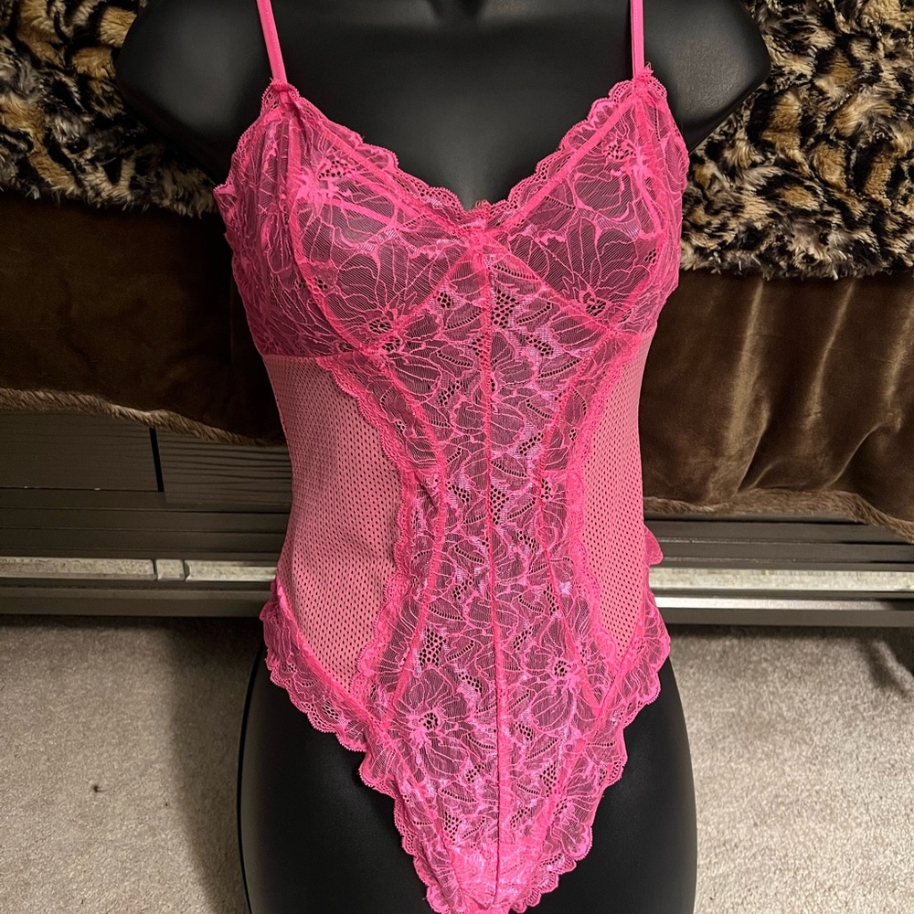 Guess Vibrant Pink Lace Lingerie